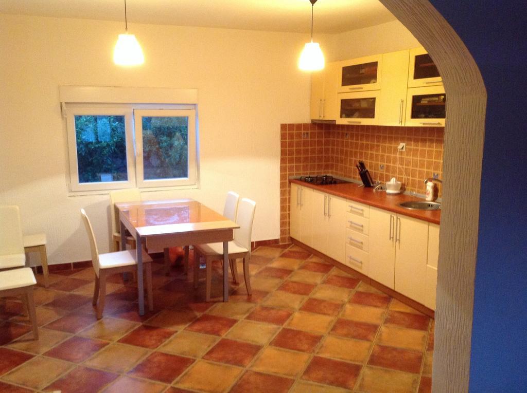 Guest House "Paradise" Tivat Rom bilde